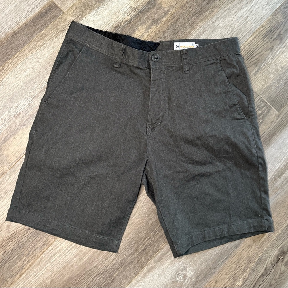Men's Volcom Shorts 36 waist